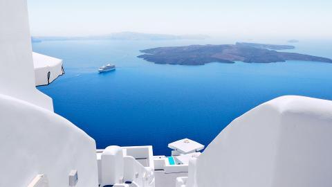 Things to Do in Santorini: 4 Unmissable Experiences